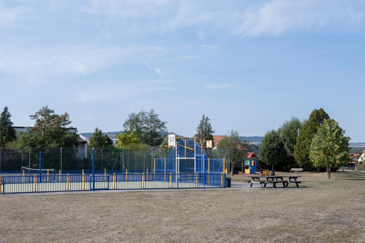 Une Halte Quelque Part Cheminot Экстерьер фото
